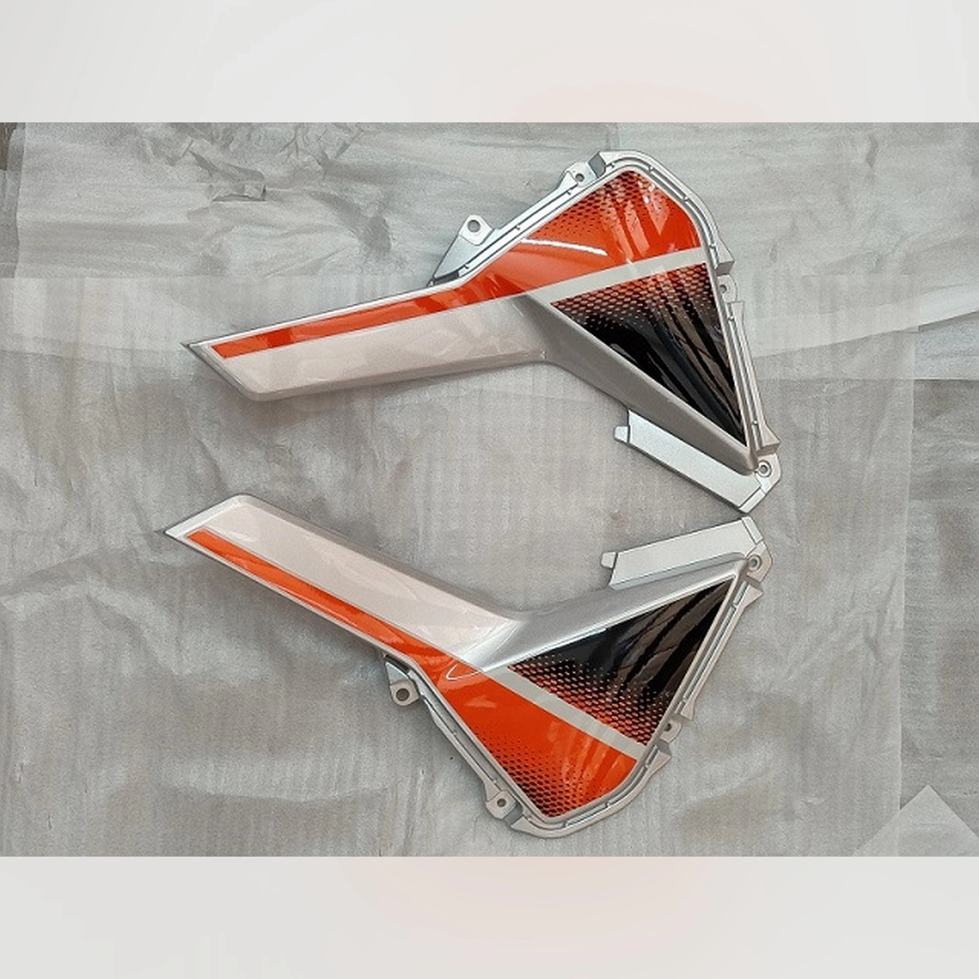 ARORA CR250 SAĞ KORUMA LEVHASI TURUNCU #CR250 - 117